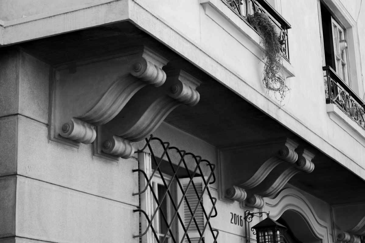 Restauración de fachada edificio Pocuro