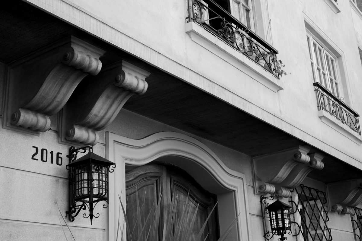 Restauración de fachada edificio Pocuro