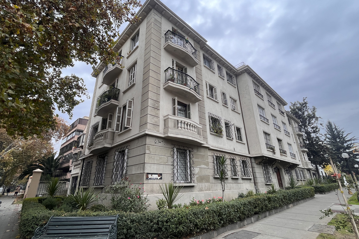 Restauración de fachada edificio Pocuro